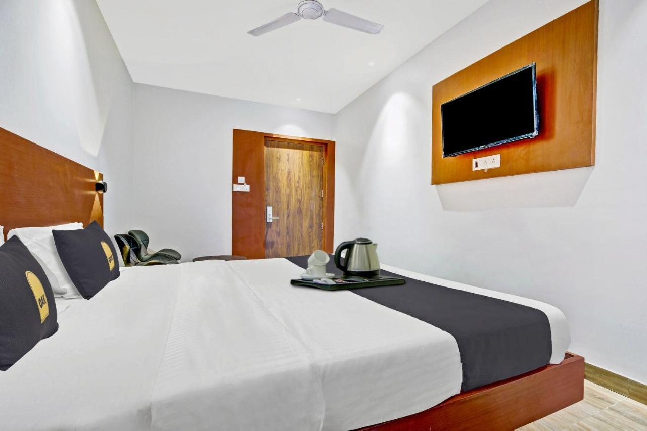 Hotel Townhouse Oak Hi-City Guwahati Esterno foto